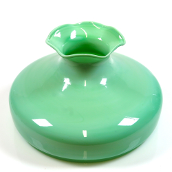 Roheline klaaskuppel petroolilambile