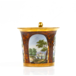 Antiikne ampiirstiilis käsimaalinguga tass alustassiga