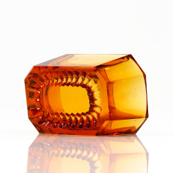 Merevaigu tooni soolatoos, Joh.Lorupi klaasi- ja kristallitööstus